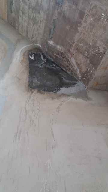 别墅漏水严重